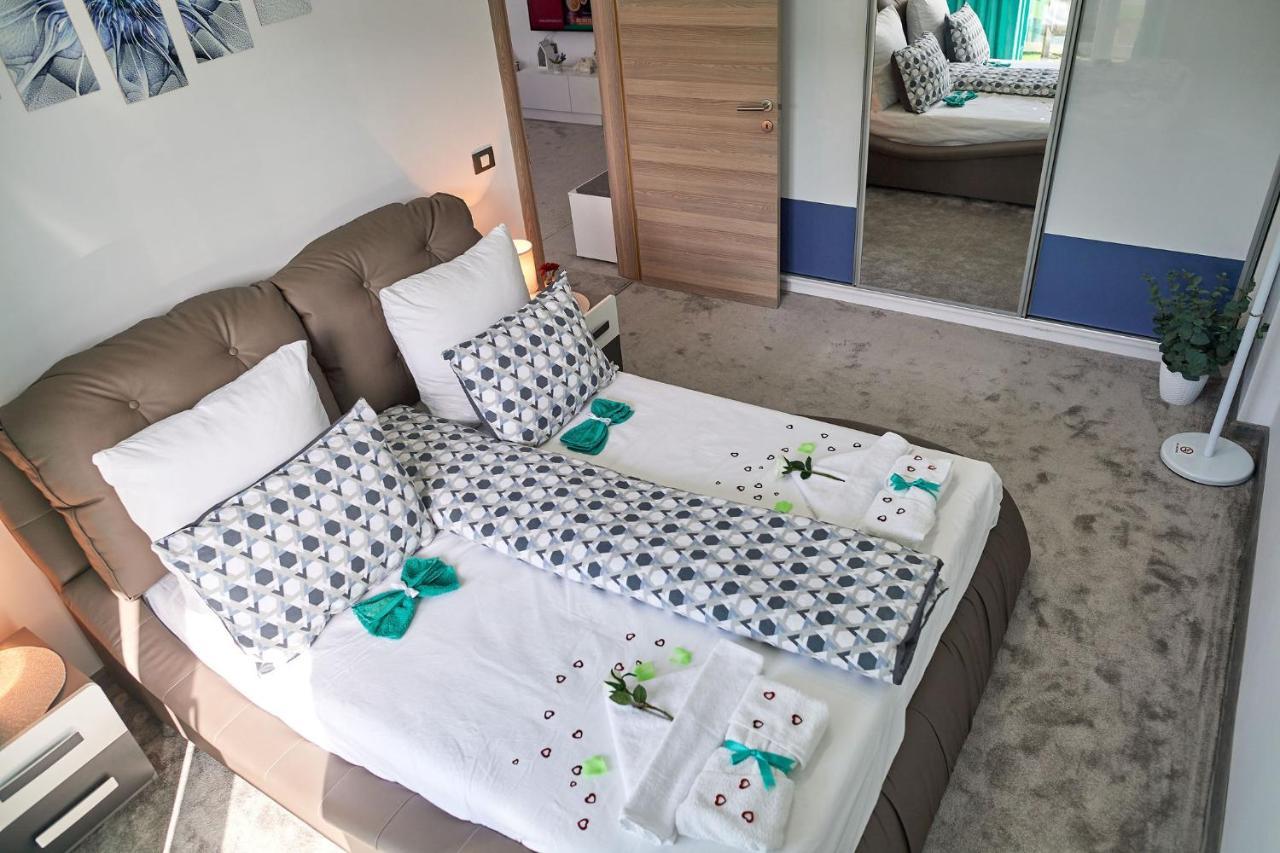 Sonnenstrand Alezzi N Pool Apartment Mamaia